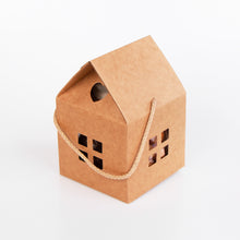 Laden Sie das Bild in den Galerie-Viewer, Präsent Häuschen