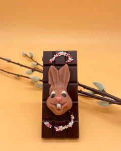 Schokoladentafel mit Marzipan-Osterhase