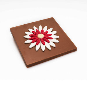 Schokolade mit Herz- oder Blumenmotiv