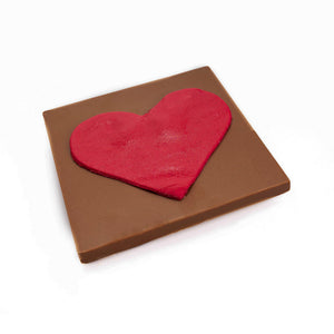 Schokolade mit Herz- oder Blumenmotiv